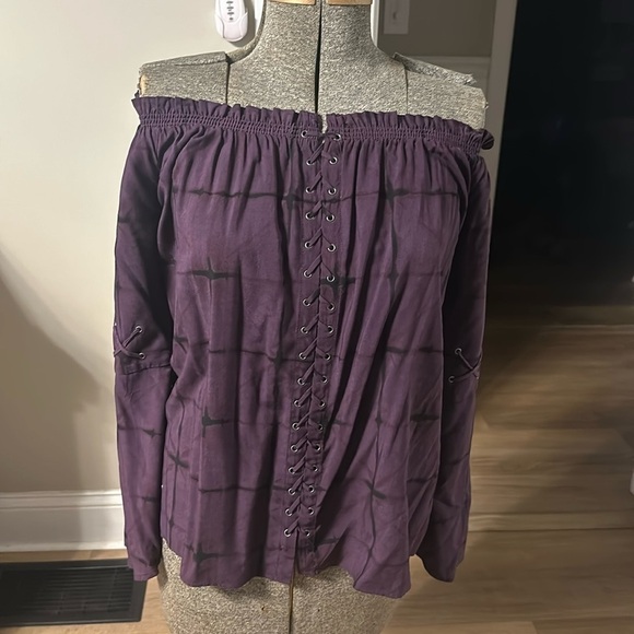 Rock & Republic women’s purple lace up off the shoulder top size medium - Picture 2 of 10